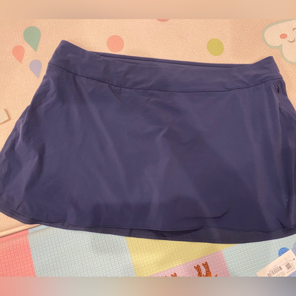 NWT Outdoor Voices The Exercise 3” skort, Navy. Built in shorts.